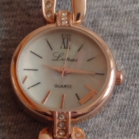 Много нежен стилен дизайн дамски часовник Lipai Quartz  21030, снимка 1 - Дамски - 36227840