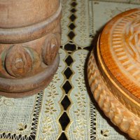 Сувенири изработени от дърво - ваза и кутия бижута  от соца , снимка 2 - Антикварни и старинни предмети - 40912303