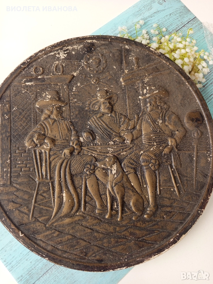 гипсова фигура на Тримата мускетари., снимка 1