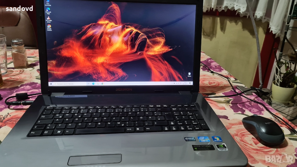 Хубав голям лаптоп MEDION MD-98920 17,3 in.цена 160лв., снимка 1