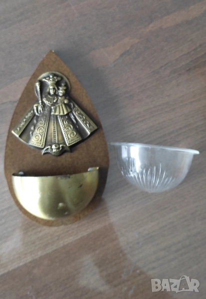 Съд за светена вода* Месинг и дърво* Църковна утвар, снимка 1