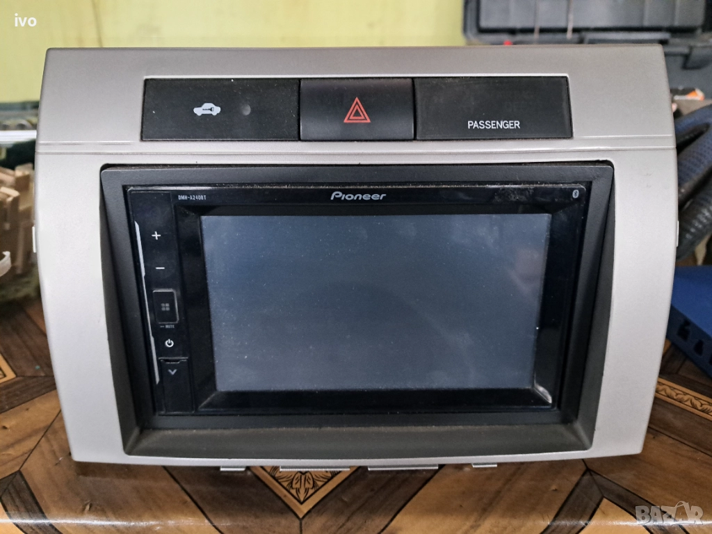 Продавам мултимедия да Тойота Корола Версо , снимка 1