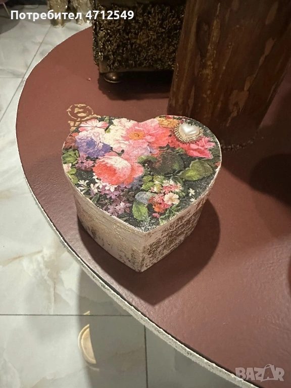 Кутийка във формата на сърце., снимка 1