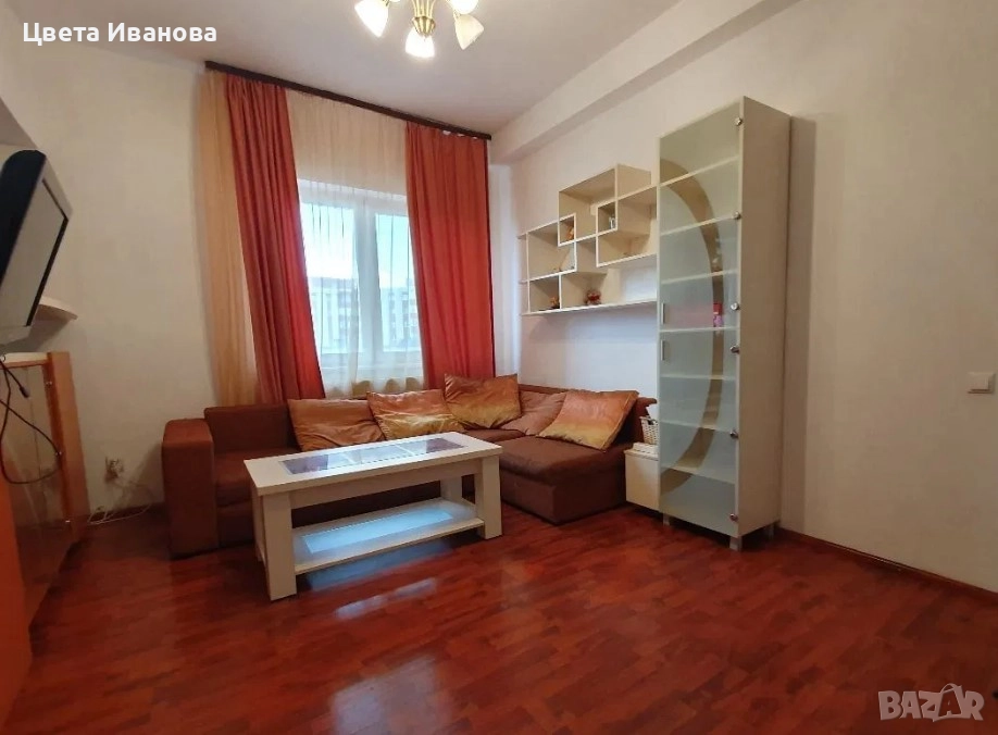 Тристаен апартамент Въстанически, снимка 1