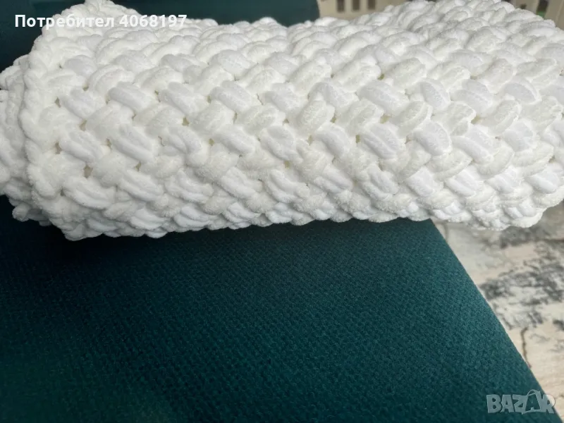 Ръчно плетено одеяло за бебе от мека и пухкава прежда, снимка 1
