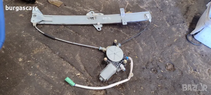 Стъклоповдигач преден десен Honda Jazz - 80лв, снимка 1