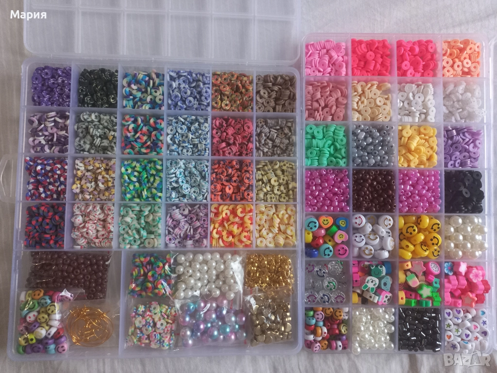 Мъниста, гривни, брошка, снимка 1