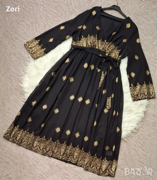 РАЗКОШНА черна рокля със златиста щампа 2ХЛ/3ХЛ размер , снимка 1