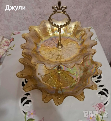 Златиста  Фруктиера на две нива 