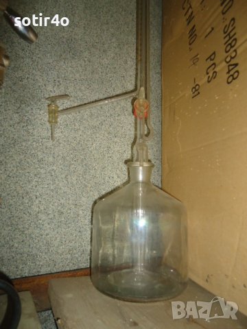 химичен уред от соца.високо около 1 м.