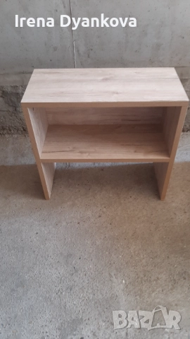 Отворен шкаф за обувки