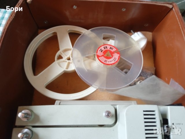 Прожекционен апарат - РУСЬ 8мм. и супер 8мм. , снимка 4 - Плейъри, домашно кино, прожектори - 41492940