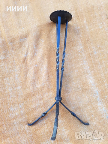 Свещник кован висок , снимка 2 - Антикварни и старинни предмети - 53625338