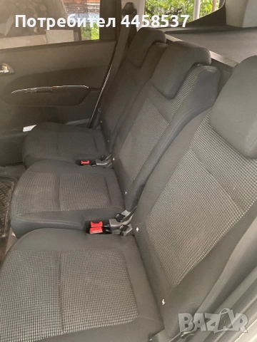 Peugeot 5008 1.6 HDI, снимка 13 - Автомобили и джипове - 52430368