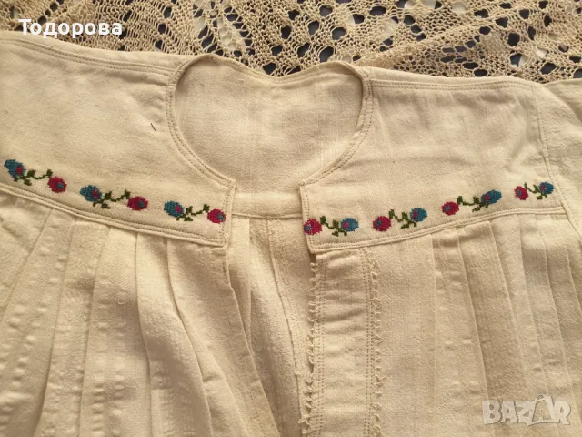 Автентична къса риза от народна носия, снимка 2 - Антикварни и старинни предмети - 47558990