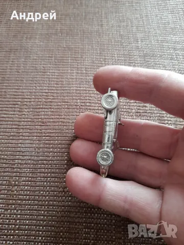 Стар ключодържател Ferrari F156, снимка 2 - Колекции - 47777638