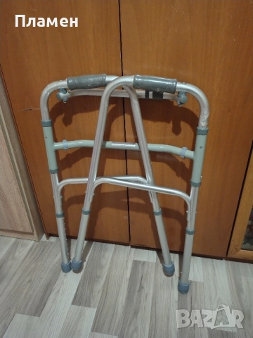 Проходилка , снимка 2 - Ролатори - 52029640