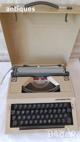 Стара пишеща машина Privileg 160 - Made in Germany, снимка 3 - Антикварни и старинни предмети - 50970535