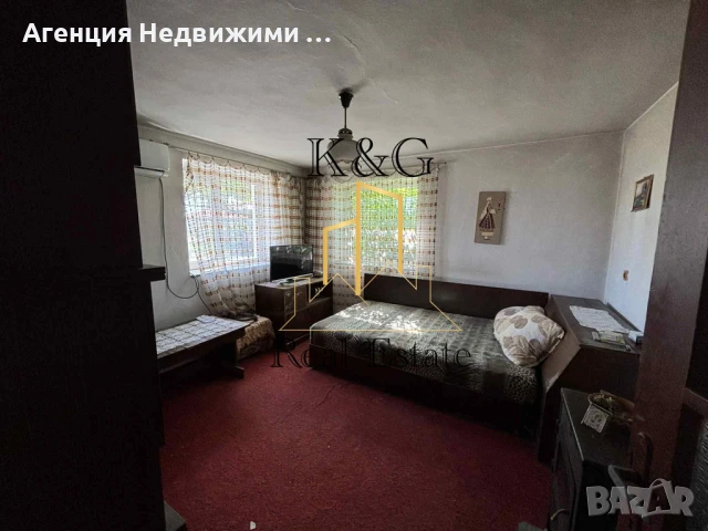 Тухлена на плоча къща в кв " Житница " , снимка 3 - Къщи - 50936003