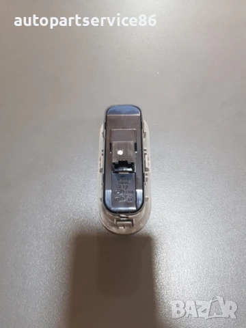 Бутон за плъзгащ се заден ляв прозорец за KIA Carnival (2006–2011) 93580-4D301, снимка 2 - Части - 53191656