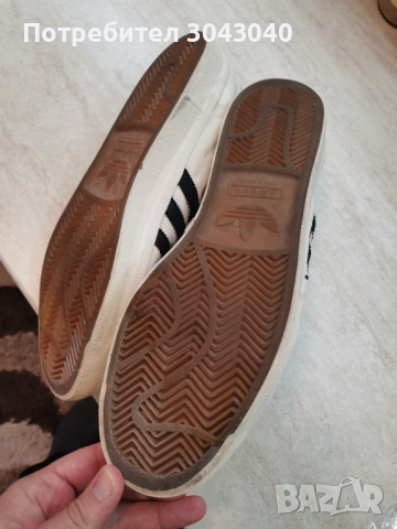 Обувки Adidas, снимка 2 - Маратонки - 44882256