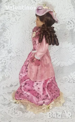 Порцеланова кукла със стойка , снимка 3 - Кукли - 50044266