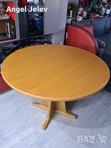 трапезна маса