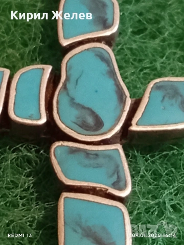 Сребърно кръстче висулка с инкрустиран Тюркоаз характерен за Индианските племена Зуни и Навахо 49804, снимка 3 - Колиета, медальони, синджири - 53045244