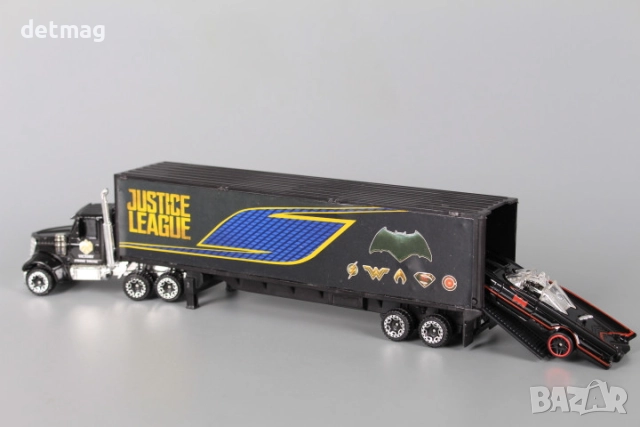 Метален комплект Камион и 6 коли Батмобил DARENLAND, снимка 3 - Коли, камиони, мотори, писти - 52576197