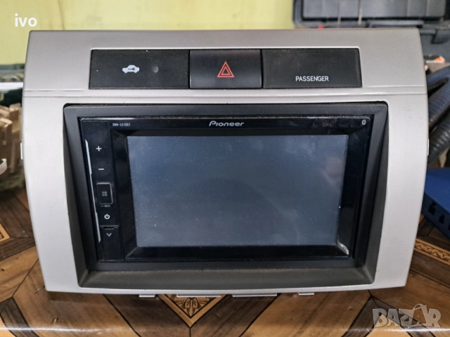 Продавам мултимедия да Тойота Корола Версо 