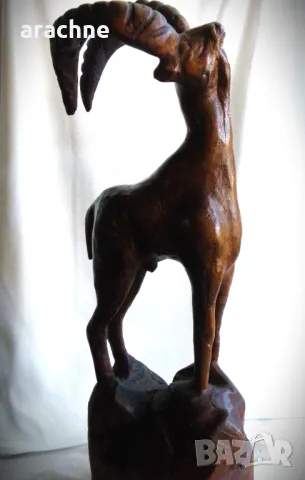 Голяма френска дървена статуя на козирог