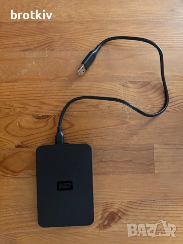 Продавам външен хард диск 1 ТБ