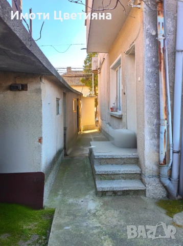 Триетажна къща в Нова Загора, снимка 11 - Къщи - 53654191