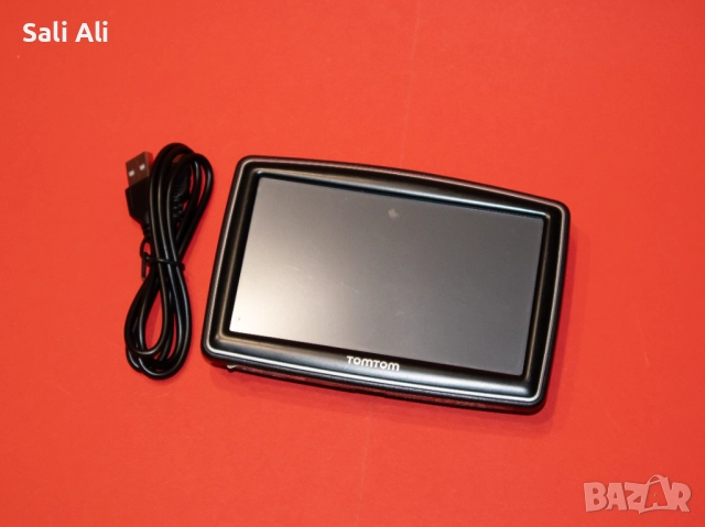 TomTom навигационна система GPS устройство с кабел и зарядно за кола, снимка 2 - Аксесоари и консумативи - 52725289