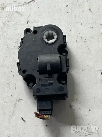 Моторче клапи парно BMW E F series , снимка 2 - Части - 53380431
