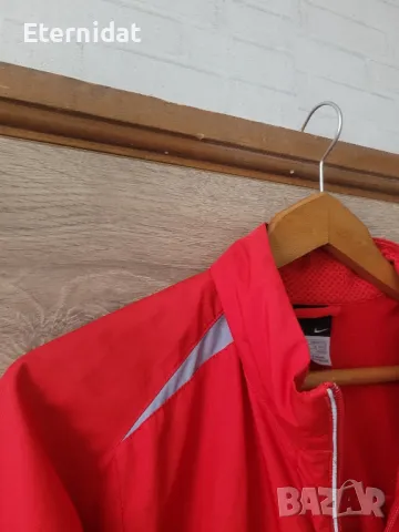 Червено яке NIKE ветровка , снимка 9 - Якета - 49934223
