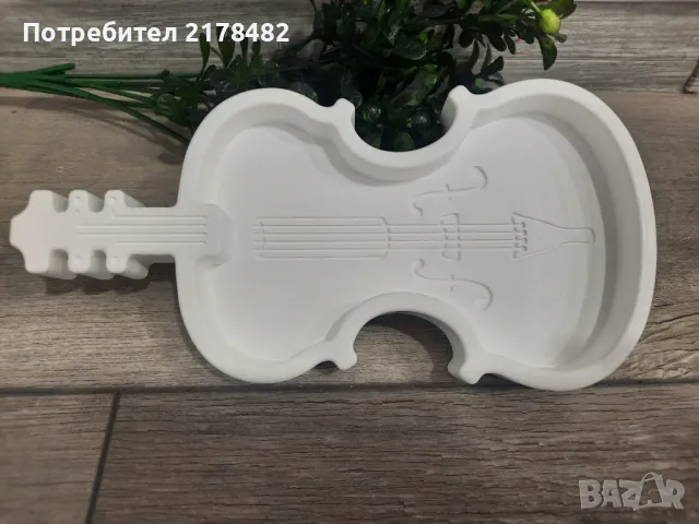 Керамична фигурка "Цигулка", снимка 2 - Декорация за дома - 49159788