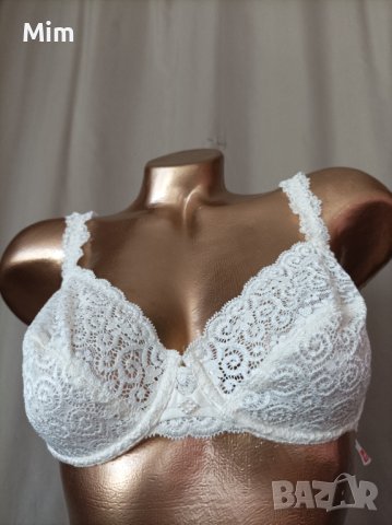  Triumph 80B  Бял дантелен сутиен , снимка 2 - Бельо - 41015502