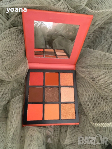 Палитра сенки за очи с 9 цвята в топли тонове 