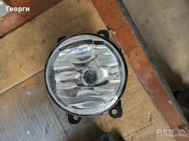 ПРОДАВАМ оригинални халогени (фарове за мъгла) Valeo за Renault / Dacia - 261500097R