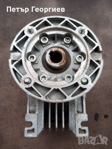 Червячни редуктори., снимка 4 - Резервни части за машини - 53574433