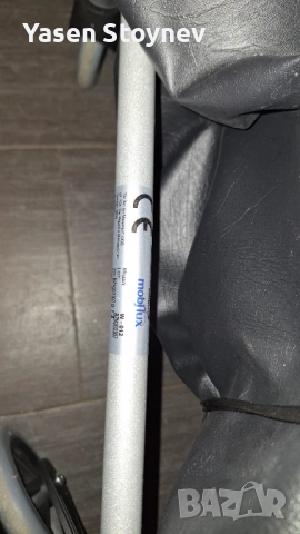 Лек и сгъваем ролатор / проходилка със седалка Mobilux W-012, снимка 4 - Ролатори - 52441043