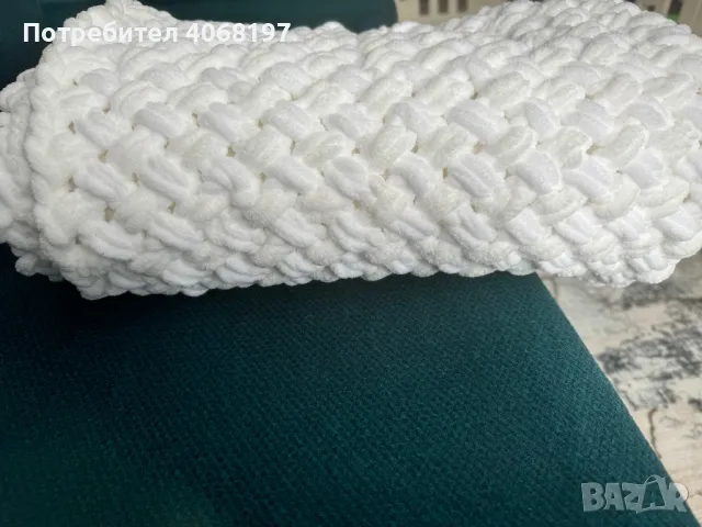 Ръчно плетено одеяло за бебе от мека и пухкава прежда, снимка 1
