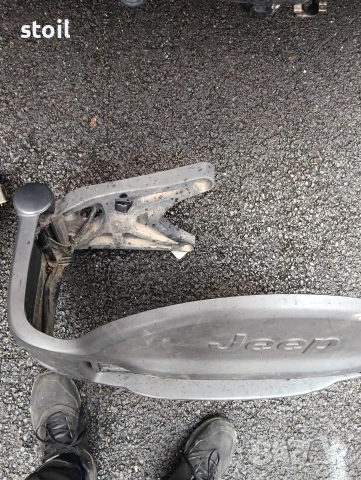 стойка за резервна гума, снимка 2 - Гуми и джанти - 53541896