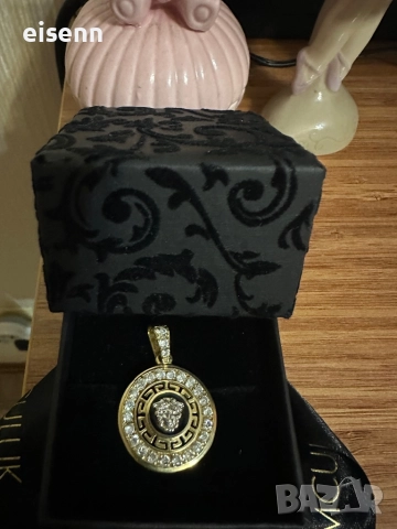 Златна Висулка Versace,, снимка 5 - Колиета, медальони, синджири - 52879041