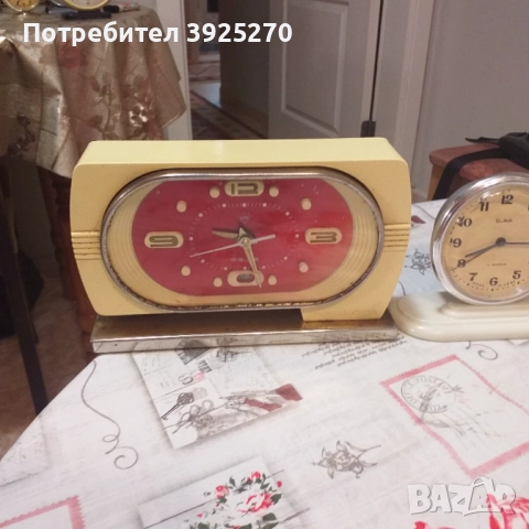Стари Руски механични будилници , снимка 4 - Колекции - 51628758