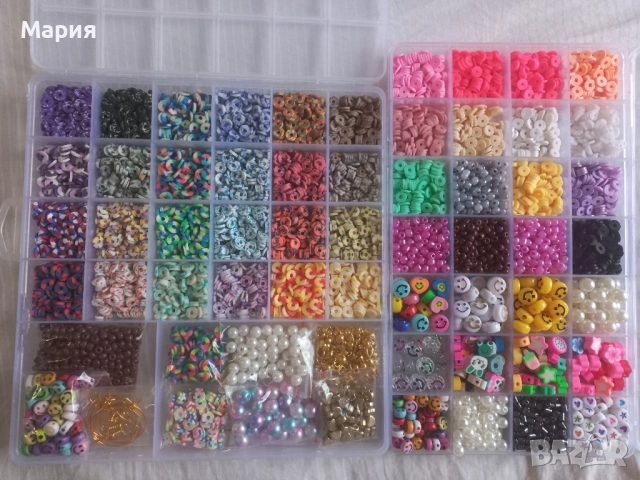 Мъниста, гривни, брошка