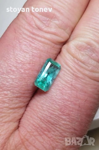 Магнетичен естествен изумруд с цвят на лагуна 2.08кт! Сертифициран! Нов!, снимка 9 - Други - 53652142