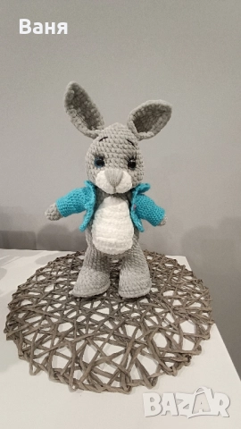 Ръчно плетено зайче, снимка 4 - Плюшени играчки - 52093276