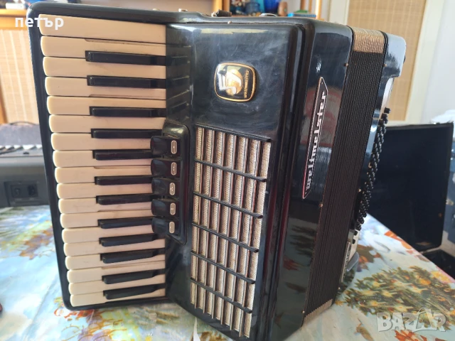 Акордеон Велтмайстер Стела 60баса , снимка 2 - Акордеони - 50664499